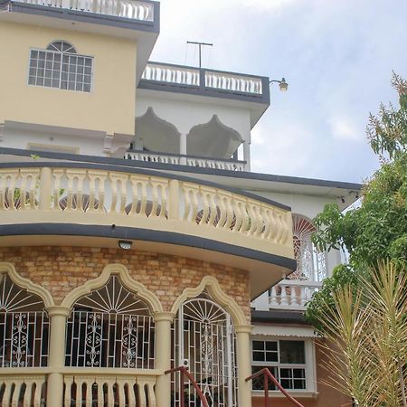 Van Villa Guesthouse Negril Kültér fotó
