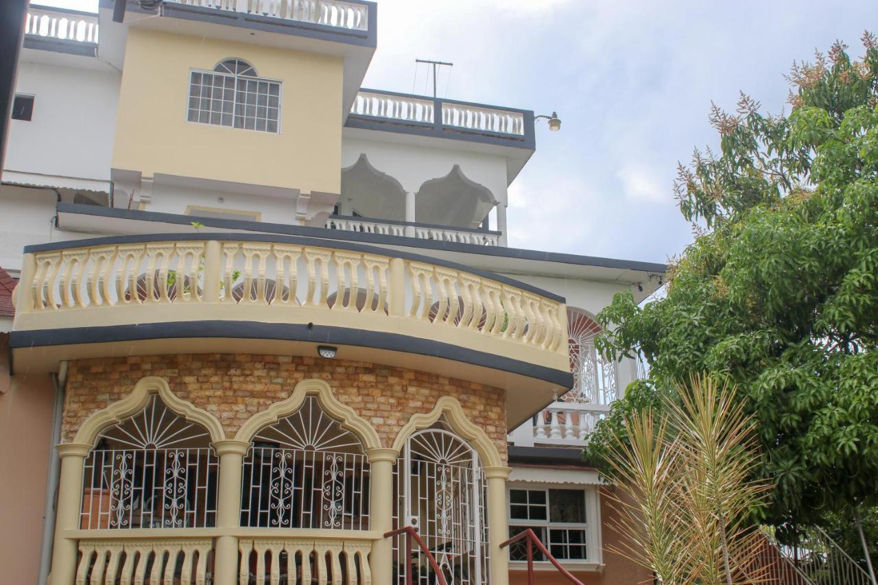 Van Villa Guesthouse Negril Kültér fotó