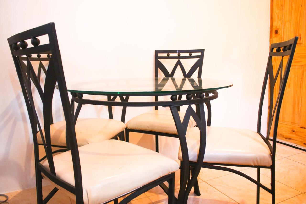 Van Villa Guesthouse Negril Kültér fotó