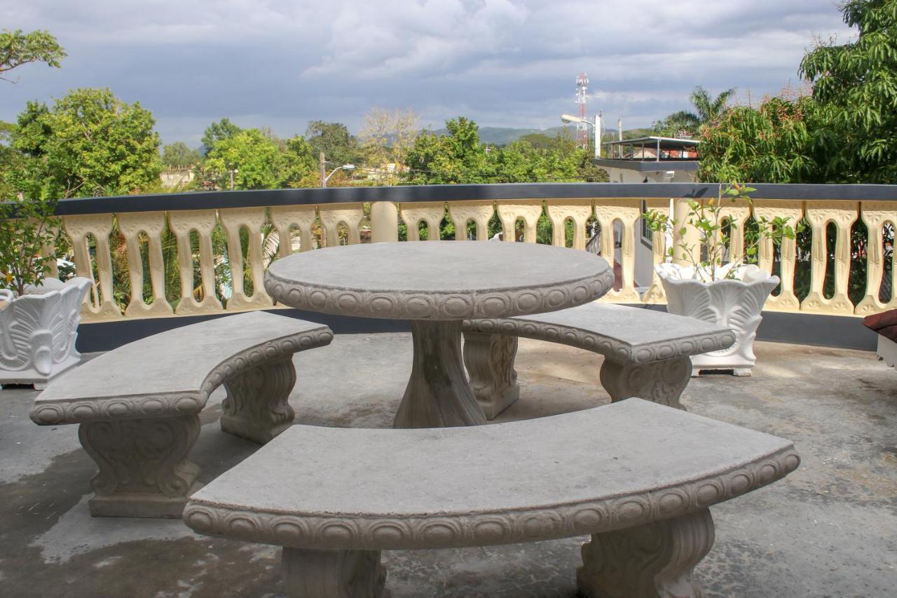 Van Villa Guesthouse Negril Kültér fotó