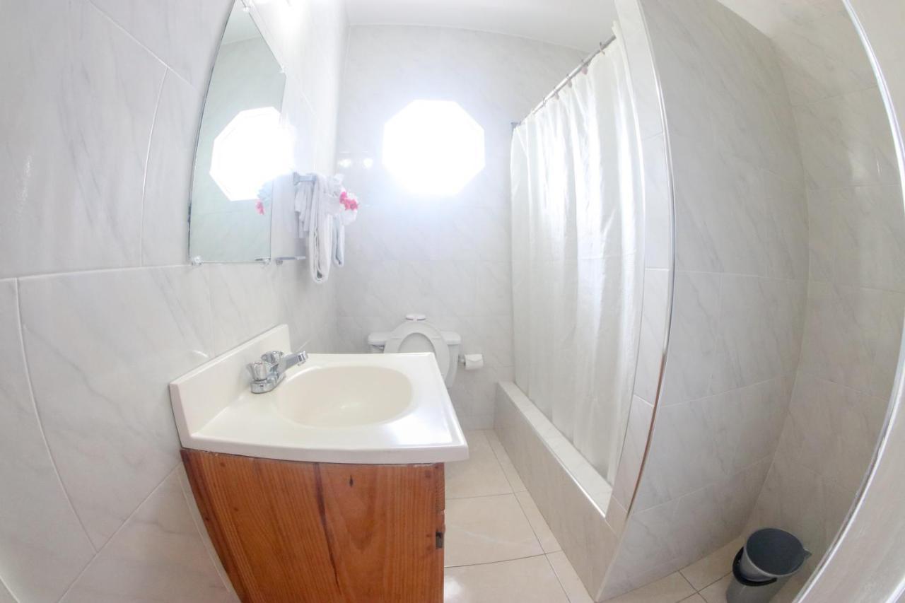Van Villa Guesthouse Negril Kültér fotó
