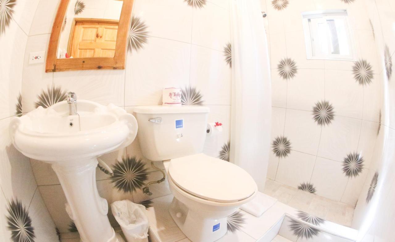 Van Villa Guesthouse Negril Kültér fotó